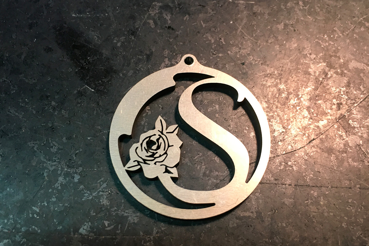 Collier découpé par électroérosion